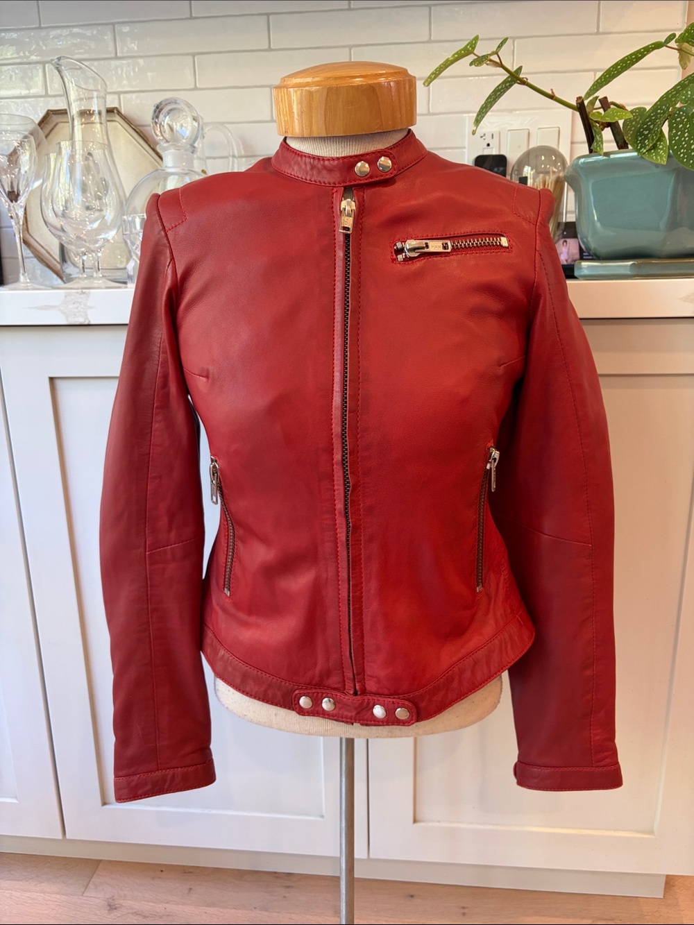 Montereggi Red Women's Leather Fitted Moto Style Jacket made in Italy 🇮🇹